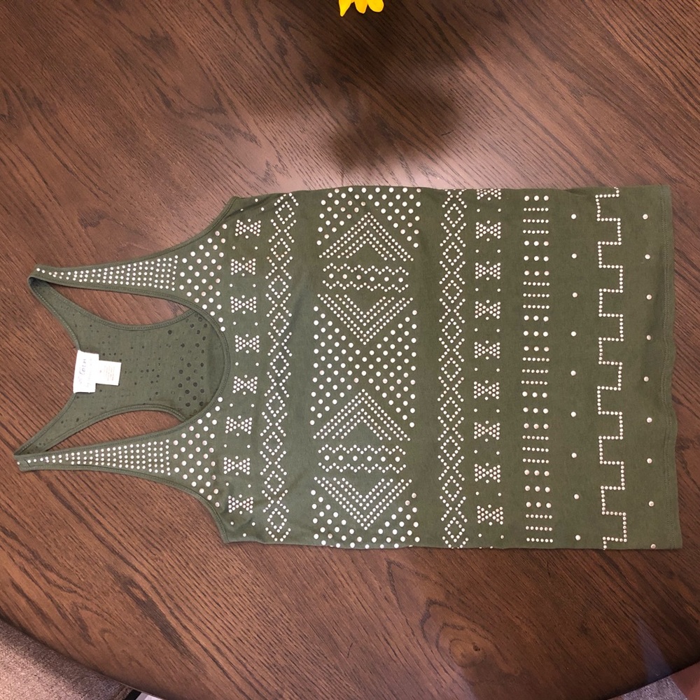 Olive tank with embellishments